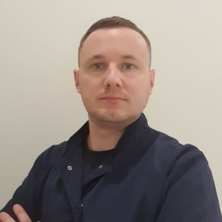 Powiększ obraz: Piotr Lenik, chirurg Kraków