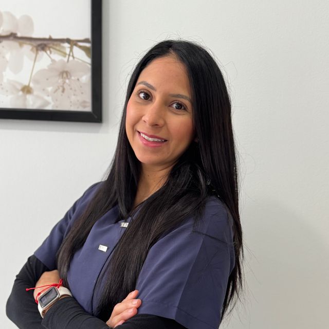 Winy Stefanie Maldonado Bracamonte, Dentista Elche