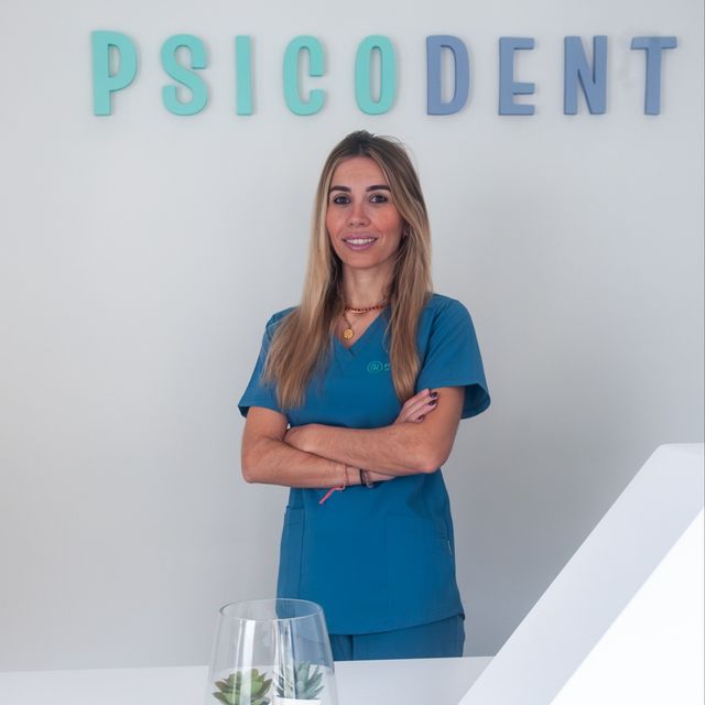 Ángela Narbona París, Dentista Chiclana de la Frontera