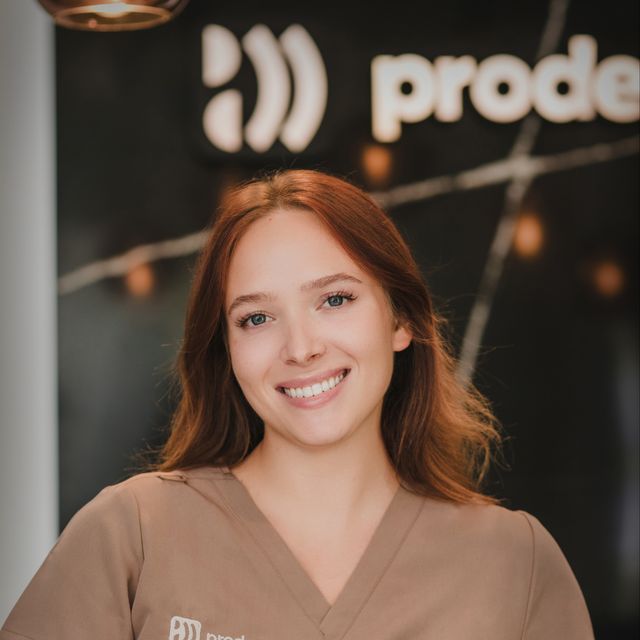 Sara Stasik , higienistka/higienista stomatologiczny Nysa