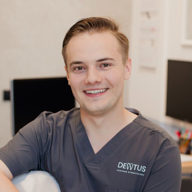 Bartosz Szatanik, stomatolog Toruń