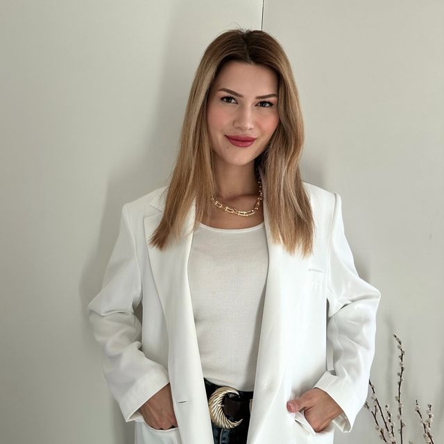 Zeynep Eda Gül Jhail, Diş Hekimi İstanbul
