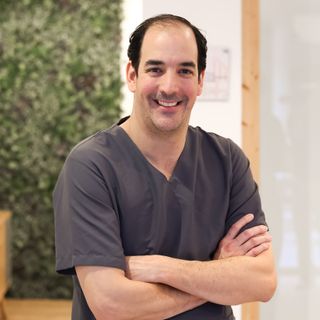 Eduardo Ucar Barroeta, Dentista Barcelona