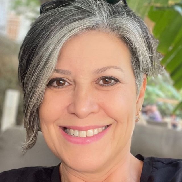 Ece Ayça Uzun, Psikoloji İzmir