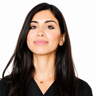Niusha Barahmand Pour, Zahnarzt Köln