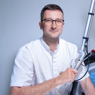 Powiększ obraz: Rafał Dulski, dermatolog Wrocław