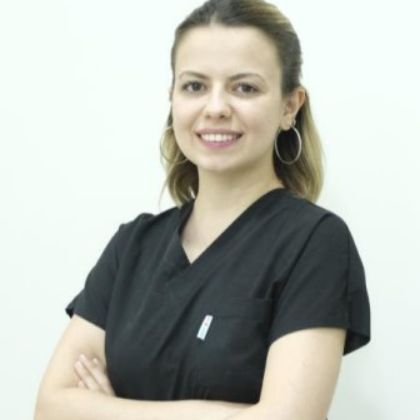 Nazan Görkem Demiral, Diş Hekimi İzmir