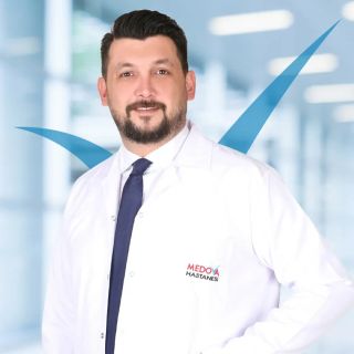 Resmi büyüt: Emir Kaan İzci, Beyin Ve Sinir Cerrahisi Selçuklu