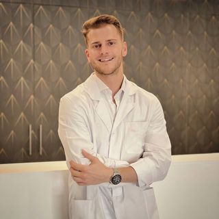 Acercar imagen: Tommaso Baroni, Cirujano plástico Barcelona