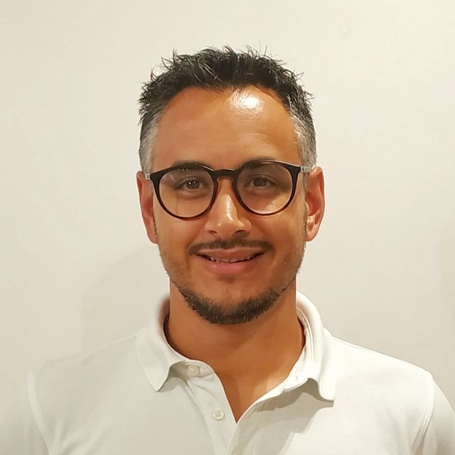 Iker Henares Fernández, Oftalmólogo Durango