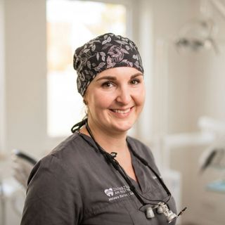 Melanie Bertsch, Zahnarzt Stuttgart