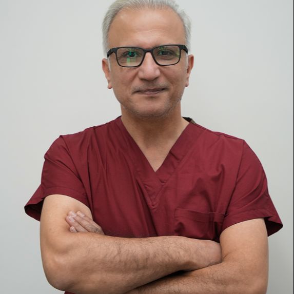 Mehmet Çelt, Diş Hekimi İstanbul
