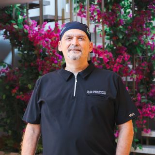 Çağhan Baytekin, Plastik Rekonstrüktif Ve Estetik Cerrahi İzmir