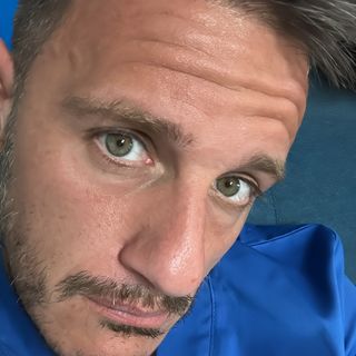 Ingrandire l'immagine: Nicola Andrea D'Angelo, dentista Caserta