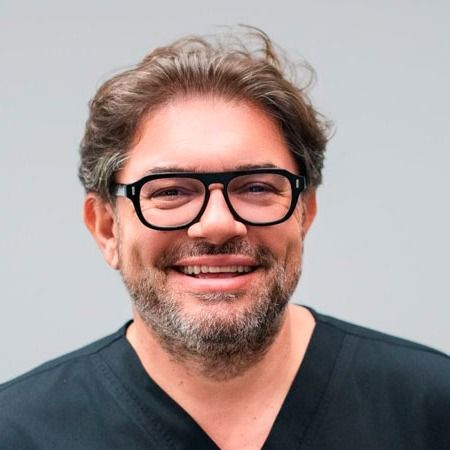 Cristian Alasà Caparrós, Cirujano oral y maxilofacial Calella