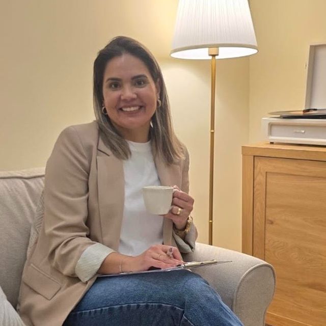 Priscila Cruz, Psicólogo Irún