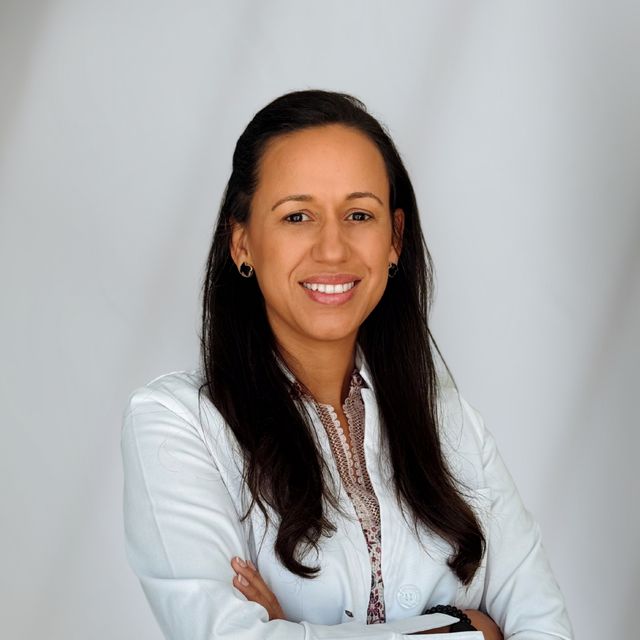 Raysi Hidalgo, Médico estético León