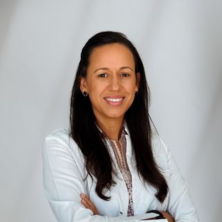 Acercar imagen: Raysi Hidalgo, Médico estético León