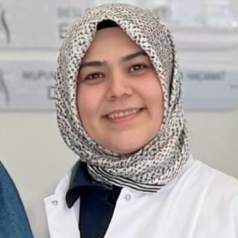 Süheyla Demir, Diş Hekimi İzmir