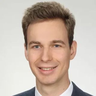 Powiększ obraz: Filip Kazubski, chirurg dziecięcy Poznań