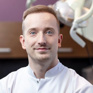 Powiększ obraz: Daniel Pindel, stomatolog Wrocław