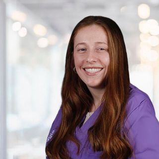 Acercar imagen: Elena Ghena, Dentista Málaga