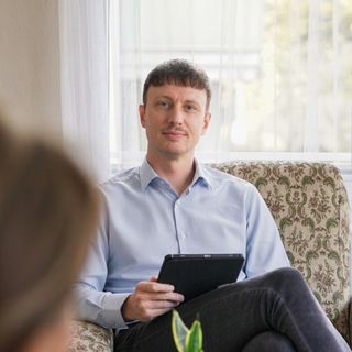 Powiększ obraz: Tomasz Sznajder, psychoterapeuta Gdańsk