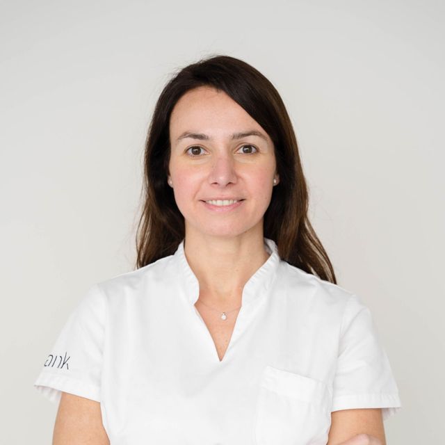 Aida Lázaro, Dentista Vic