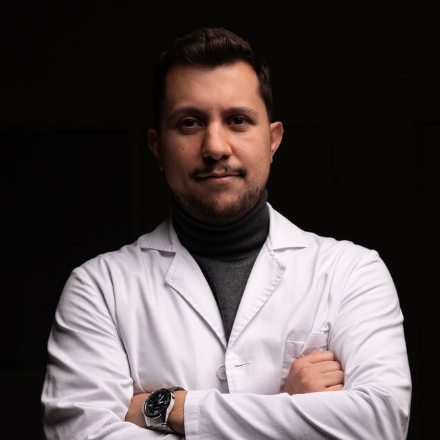 Esteban Luis Navarro Cabezas, Médico estético Valencia