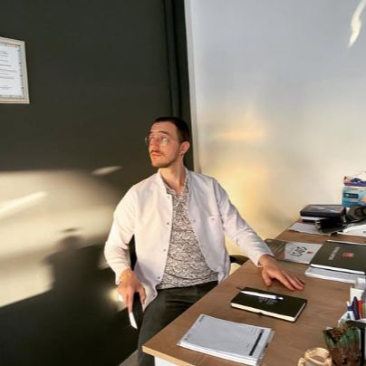 Emir Ahmet Çağlar, Diş Hekimi Bursa