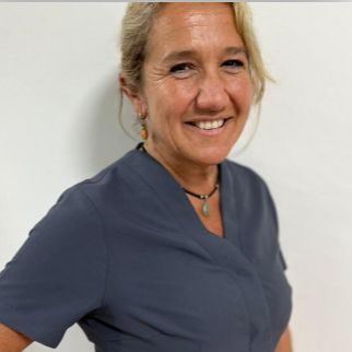 Josefina Dominguez Martín, Dentista Dos Hermanas