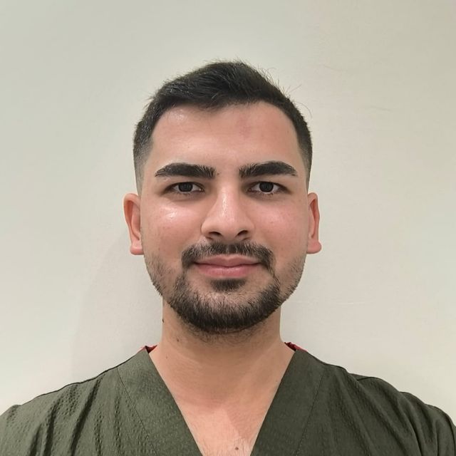 Emrah Salik, Diş Hekimi Kayseri