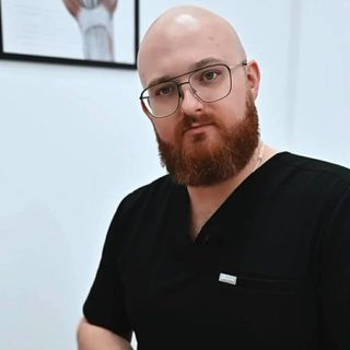 Powiększ obraz: Mieszko Jeżyna, ortopeda Ostrołęka