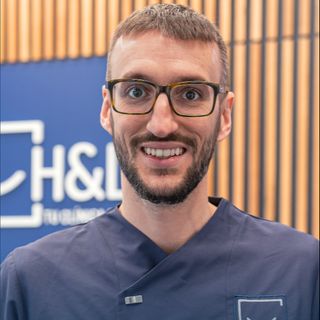 Acercar imagen: Gonzalo Larrañaga Diego, Dentista Astillero