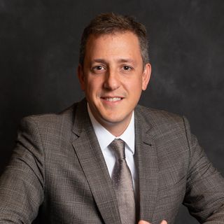 Murat Hasanreisoğlu, Göz Hastalıkları Zeytinburnu