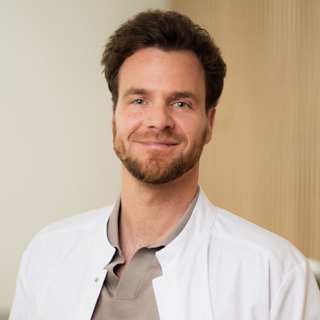 Alexander Johannsen, Praktischer Arzt München