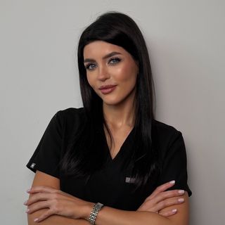 Powiększ obraz: Oliwia Kwaśniewska , lekarz wykonujący zabiegi medycyny estetycznej Warszawa