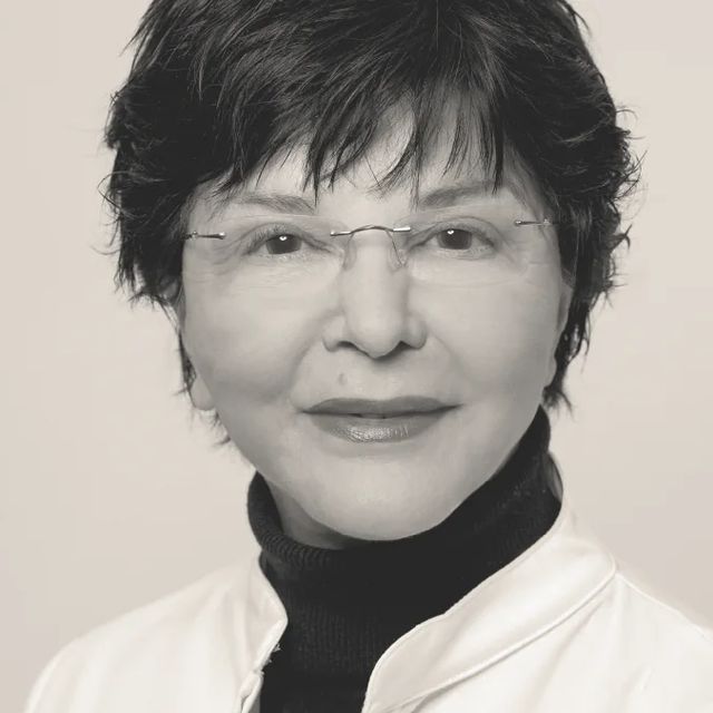 Draga Kuzmanovic, Plastischer & Ästhetischer Chirurg Kronshagen