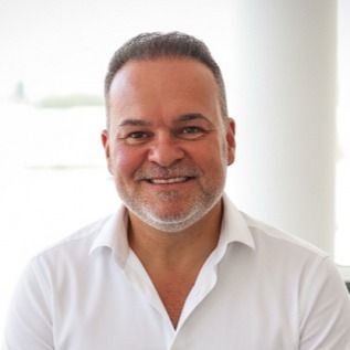 Mario Liebanas Johnson, Terapeuta complementario Jaén