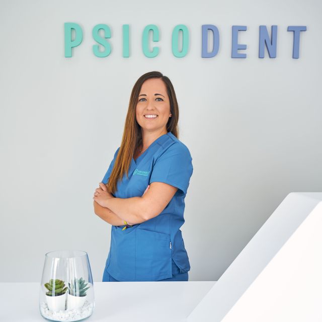 Laura Montero Acosta, Dentista Chiclana de la Frontera