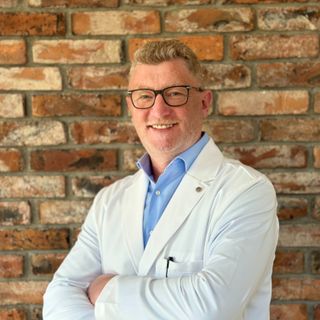 Powiększ obraz: Roman Spyra, ginekolog Katowice