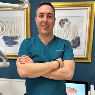 Ingrandire l'immagine: Alessandro Paron, dentista Milano
