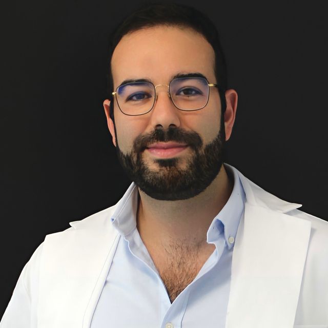 Alberto Andamoyo Castañeda, Dermatólogo Marbella