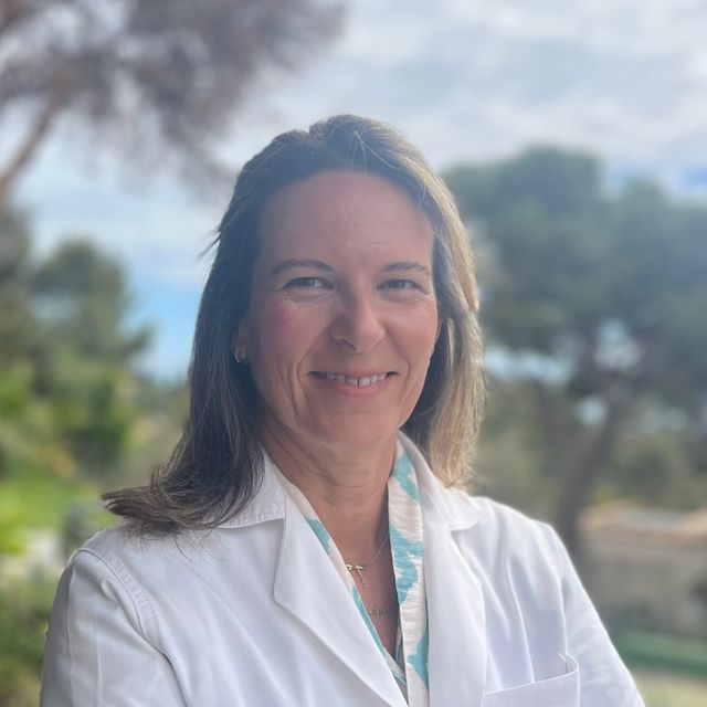 Rosa Maria Castillo Muñoz, Dermatólogo Málaga