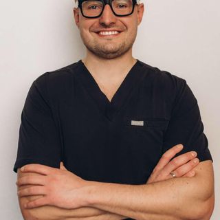 Powiększ obraz: Jędrzej Tomasiak, stomatolog Radom