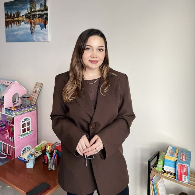 Nafia Erol, Psikoloji Adana