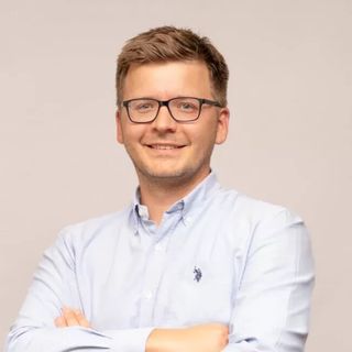 Powiększ obraz: Marcin Strojny, chirurg Poznań