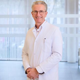 Bild vergrößern: Christoph Andree, Plastischer & Ästhetischer Chirurg Düsseldorf