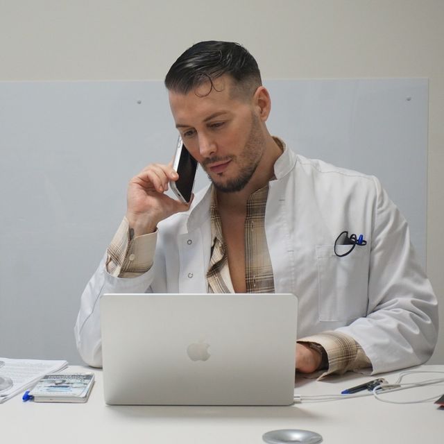 Daniel Martínez Luján, Enfermero Barcelona