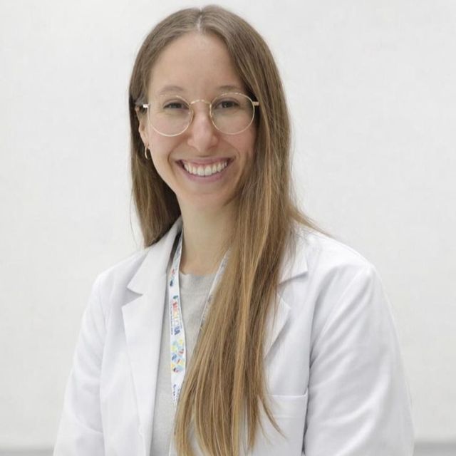 Consuelo Arnaldos López, Oftalmólogo Granollers
